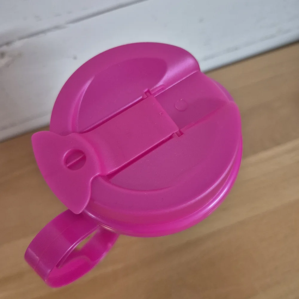 2024 Walt Disney World Resort WDW Hot Pink Refillable Mug Mickey & Friends - Picture 3 of 7